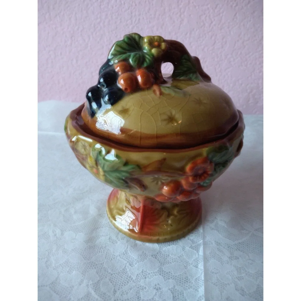 Vintage Ceramic Lidded Candy‎ Dish Pedestal Fruit Design Kitchen Decor